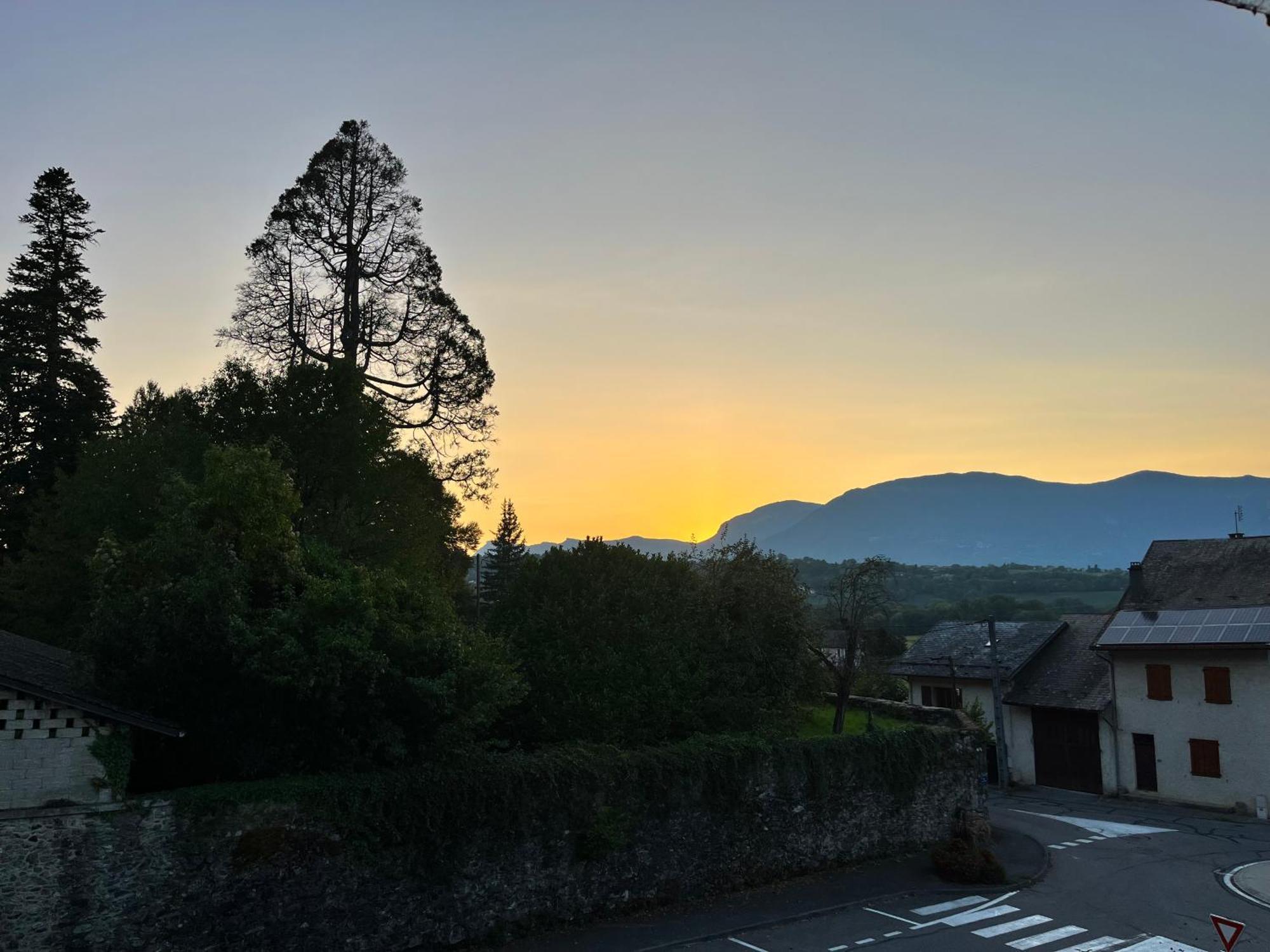 Maison La Glycine Bed and Breakfast Chamoux-sur-Gelon Buitenkant foto